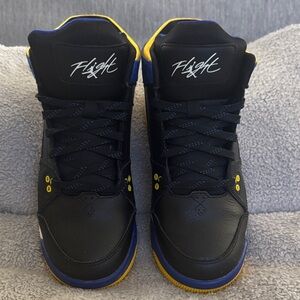 Jordan size 6.5Y Flight Shoes